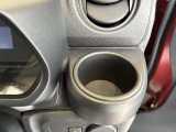 ティッシュ箱もぴったり収まるセンターフロアトレイ