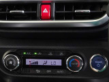 車内を快適に、オートエアコンを装備しています。