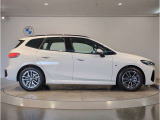 BMWでは重量配分にもこだわりがあり、FRモデルでは50:50とFFモデルでも60:40と前後の重量バランスにこだわり、軽快なハンドリングを実現しております。