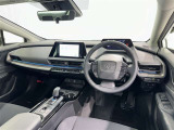 運転席まわりです。 各操作スイッチは使いやすい位置に配置されてます。
