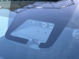 【トヨタセーフティセンス】走行中に前方の車両等を認識し、衝突しそうな時は警報とブレーキで衝突回避と被害軽減をアシスト。より安全にドライブをお楽しみいただけます。