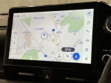 純正ナビを装備。タッチパネル式で使いやすく、お出かけもラクラクです。