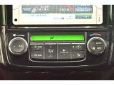 お好きな温度に設定すれば自動的に温度を調節、車内を快適空間に仕上げてくれます。