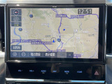 【純正10インチナビ】専用設計で車内の雰囲気にマッチ!ナビ利用時のマップ表示は見やすく、いつものドライブがグッと楽しくなります!