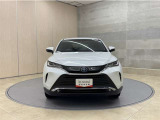 お車購入のポイントとなるフロントマスクです。上質で迫力あるデザインですね☆☆