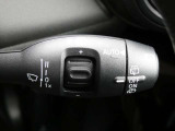 ウィンカーレバーとワイパーレバーが国産車とは左右逆になります!