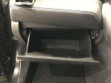 グローブボックス。
