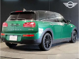 トランクルームにはカバーが付いており。目隠しや盗難防止などの効果が御座います。