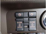 電動スライドドアのスイッチ付です。車内からもスイッチひとつで楽にドアの開閉が可能です。電動なので開閉時に力を使う必要がなく、半ドアになることもありません!