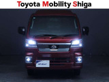 フロントフォグランプ装着車です。車両周辺も明るく見やすく照らしますので夜間走行も快適です。