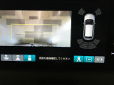バックカメラの画像です。ガイドラインがスムースな車庫入れをサポートいたします。車庫入れの安心感がアップしますね。