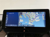 いまや必須装備「ナビゲーション」搭載!知らない場所にスイスイッとドライブ。もう、これなしではハンドルを握れませんね!でも運転中の操作は危険ですのでご注意ですね☆