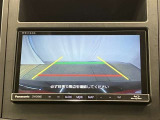 バックモニターで、後方を確認しながら安心して駐車することができます。運転初心者も熟練者も必須の機能ですよ!