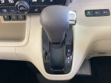 発進時から滑らかに加速する無段階変速のCVTはストップ&ゴーの多い街の中も快適です