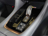 電動パーキングブレーキ・ブレーキホールドを装備してます。ホールド機能は信号待ちが多い一般道で疲労軽減になり、大好評です!