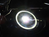 LEDオートヘッドライトを搭載しております。前方を明るく照らし夜間走行時に非常に重宝いたします。