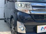 【LEDヘッドライト】悪天候や夜間走行時も良好な視界を確保し安心して運転できる高輝度LEDヘッドライトを装備!点灯速度が早く、消費電力も抑えられています。