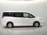 両側パワースライドドア付きだから、狭い駐車スペースなどでの 乗り降りラクラク!小さなお子さまのいるご家庭には嬉しい装備。