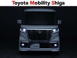 フロントフォグランプ装着車です。車両周辺も明るく見やすく照らしますので夜間走行も快適です。