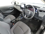 シンプルで使いやすいデザインの運転席です。