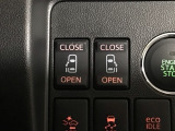 【両側パワースライドドア】両側がパワースライドドアになっており、運転席のスイッチやスマートキーでも開閉が可能です!開口部も広いので乗り降りも楽々♪
