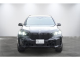 BMWのまさに「顔」ともいえる「キドニー・グリル」は、他の追随を許さない存在感を誇り、「キドニー・グリル」を見かけただけでBMWの風格を感じさせます!!