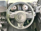 【純正革巻きステアリング】上質な革を使用することで、手にしっかり馴染みとても運転しやすいハンドルです♪