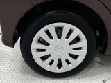 タイヤサイズは155/65R14!残り溝は4ミリ程度です!スチールホイールに錆があります。