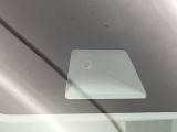 【ホンダセンシング】走行中に前方の車両等を認識し、衝突しそうな時は警報とブレーキで衝突回避と被害軽減をアシスト。より安全にドライブをお楽しみいただけます。