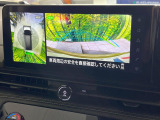 【アラウンドビューモニター】専用のカメラにより、上から見下ろしたような視点で360度クルマの周囲を確認することができます☆死角部分も確認しやすく、狭い場所での切り返しや駐車もスムーズに行えます。