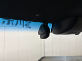 純正のドライブレコーダーを装備!!万が一の時にはしっかりと映像が残ります!煽り運転や事故が多いこのご時世。安心の為には着いていて欲しいオプション装備ですね♪