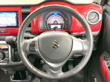 【純正革巻きステアリング】上質な革を使用することで、手にしっかり馴染みとても運転しやすいハンドルです♪