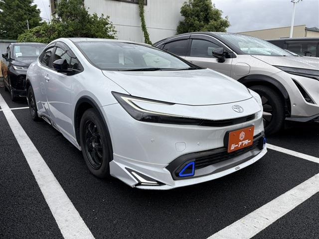 プリウス1.8 U E-Four 4WD禁煙車 4WD モデリスタフルエアロ