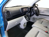 見通しのよいすっきりとした視界で、誰でも運転しやすいです。運転のしやすさは疲れにくさにも繋がりますよ♪