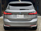 サービスにはドイツ本国と同様に教育と訓練を受け、BMWを知り尽くした「マイスターメカニック」が数多く在籍しております。納車前点検整備で、お客様に安心と安全をお届けいたします。