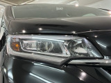 LEDヘッドライトは、点灯の瞬間から最大光量を発揮し、突然暗くなるトンネルなどでの安定感を高めます。