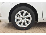 純正なので車に似合うデザインになっていますね。スタッドレスタイヤもご相談下さい。