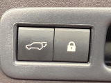 【パワーバックドア】スマートキーや運転席のボタンを押すだけでリアゲートが自動で開閉します!荷物を持っている時や、高い位置にあるバックドアを閉める際に便利な機能です♪