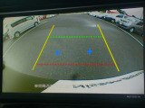 ガイドライン表示機能つきバックモニターです!バックでの駐車時など後方の安全確認ができて安心安全ですね♪