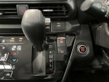 電動パーキングブレーキ、信号待ちの負担軽減になるオートブレーキホールドスイッチあります☆
