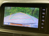 【バックカメラ】駐車時に後方がリアルタイム映像で確認できます。大型商業施設や立体駐車場での駐車時や、夜間のバック時に大活躍!運転スキルに関わらず、今や必須となった装備のひとつです!