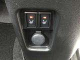 【シートヒーター】シートに装備される暖房装置です。寒い冬にシートがポカポカして気持ち良いですよ♪