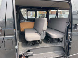 後ろも広々としていますよ!色々な用途でアレンジ出来ちゃいます!! お車によってはフラットになります!
