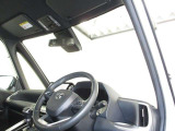 見通しのよいすっきりとした視界で、誰でも運転しやすいです。運転のしやすさは疲れにくさにも繋がりますよ♪