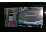 パノラミックビューモニター付きです。車両を上から見たような映像をディスプレイオーディオ画面に表示。運転席からの目視だけでは見にくい、車両周辺の状況をリアルタイムでしっかり確認できます。