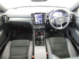 XC40 B4 AWD Rデザイン 4WD 