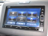 純正メモリーナビ(VXM-214VFi)を装着しております。AM、FM、CD、DVD再生、Bluetooth、音楽録音再生、フルセグTVがご使用いただけます。初めて訪れた場所でも安心ですね!