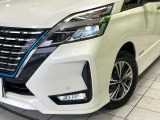 【LEDヘッドライト】悪天候や夜間走行時も良好な視界を確保し安心して運転できる高輝度LEDヘッドライトを装備!点灯速度が早く、消費電力も抑えられています。