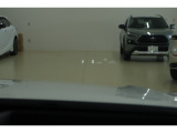 カラーヘッドアップディスプレイ付き。少ない視線移動で情報を確認できるので、運転の疲労軽減に繋がりますよ♪