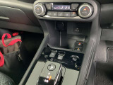 駐車ブレーキは電動式です。オートホールド機能付きで便利ですね